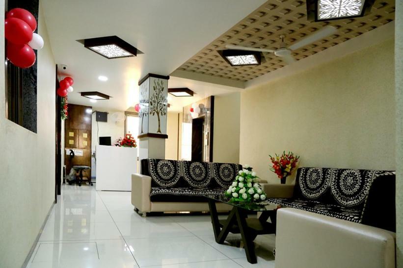 Hotel Shahi Darbar Navsari Buitenkant foto