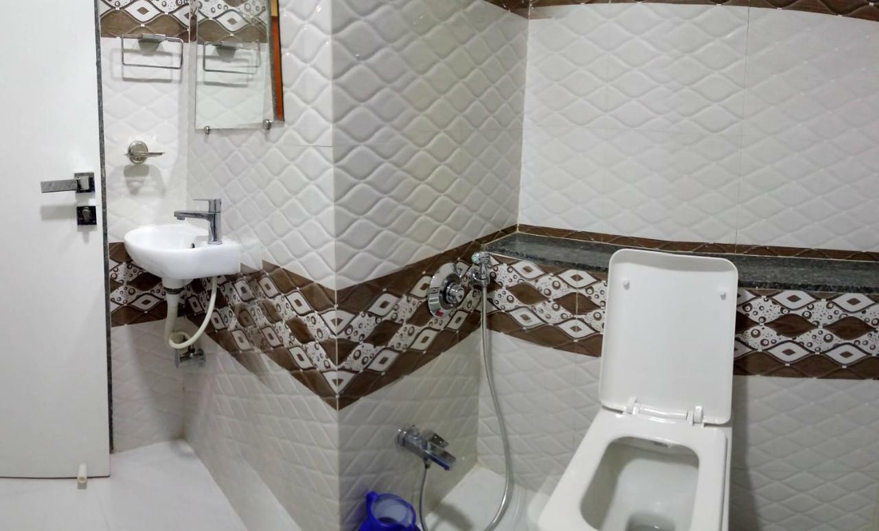 Hotel Shahi Darbar Navsari Buitenkant foto